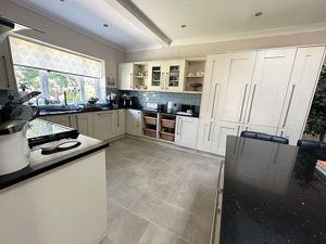 Kitchen/ Breakfast Room- click for photo gallery